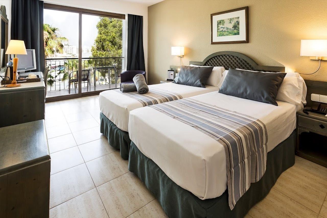 Hotel Catalonia Ses Estaques - Adults Only Santa Eularia des Riu Esterno foto
