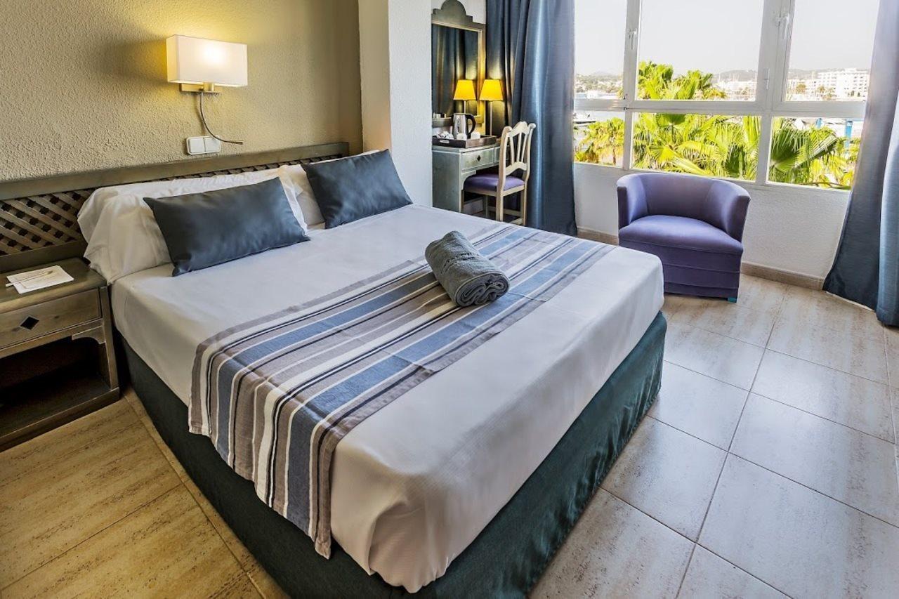 Hotel Catalonia Ses Estaques - Adults Only Santa Eularia des Riu Esterno foto