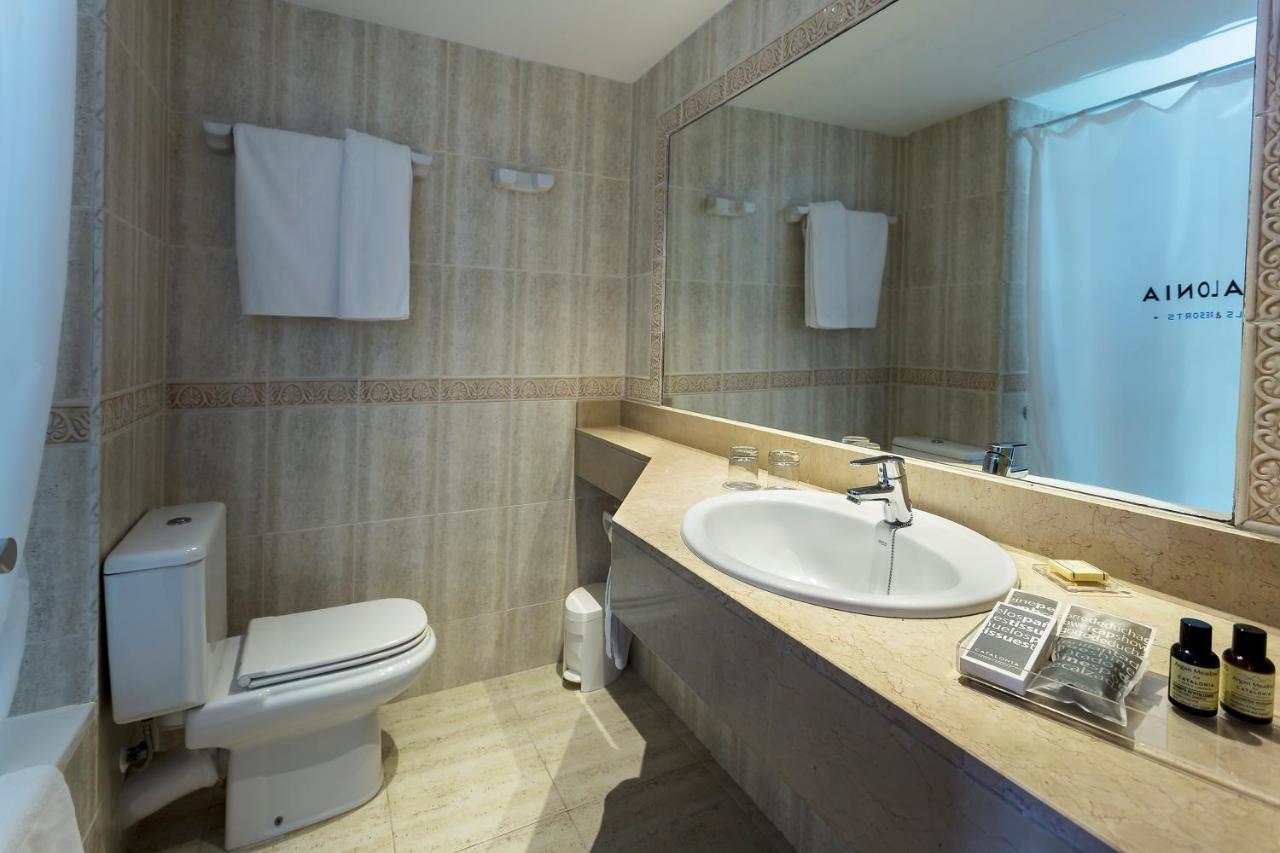 Hotel Catalonia Ses Estaques - Adults Only Santa Eularia des Riu Esterno foto