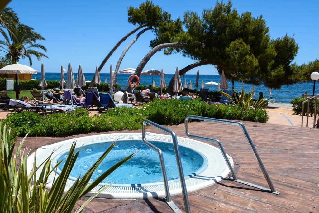Hotel Catalonia Ses Estaques - Adults Only Santa Eularia des Riu Esterno foto