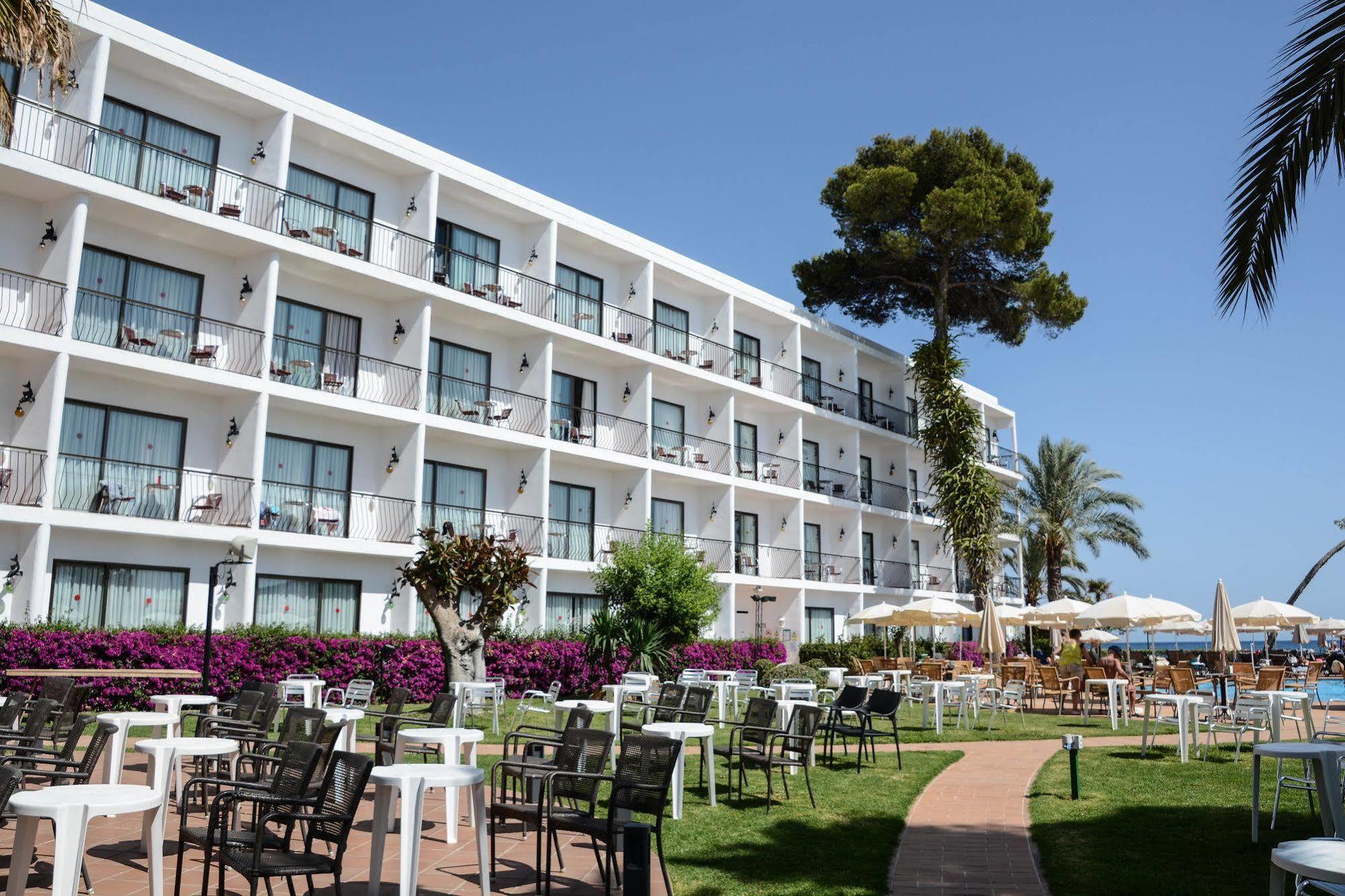 Hotel Catalonia Ses Estaques - Adults Only Santa Eularia des Riu Esterno foto