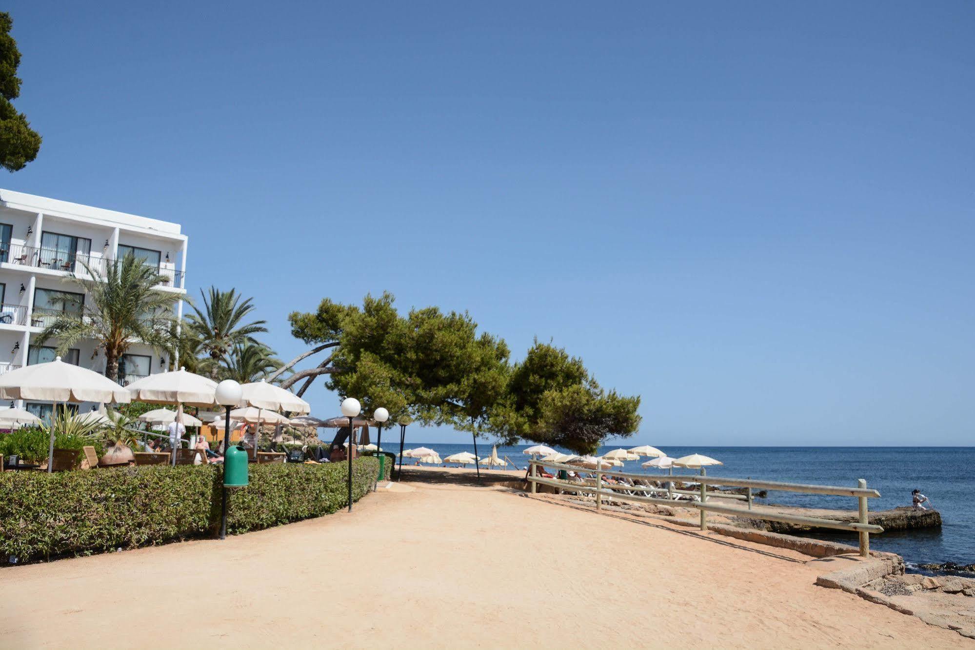 Hotel Catalonia Ses Estaques - Adults Only Santa Eularia des Riu Esterno foto