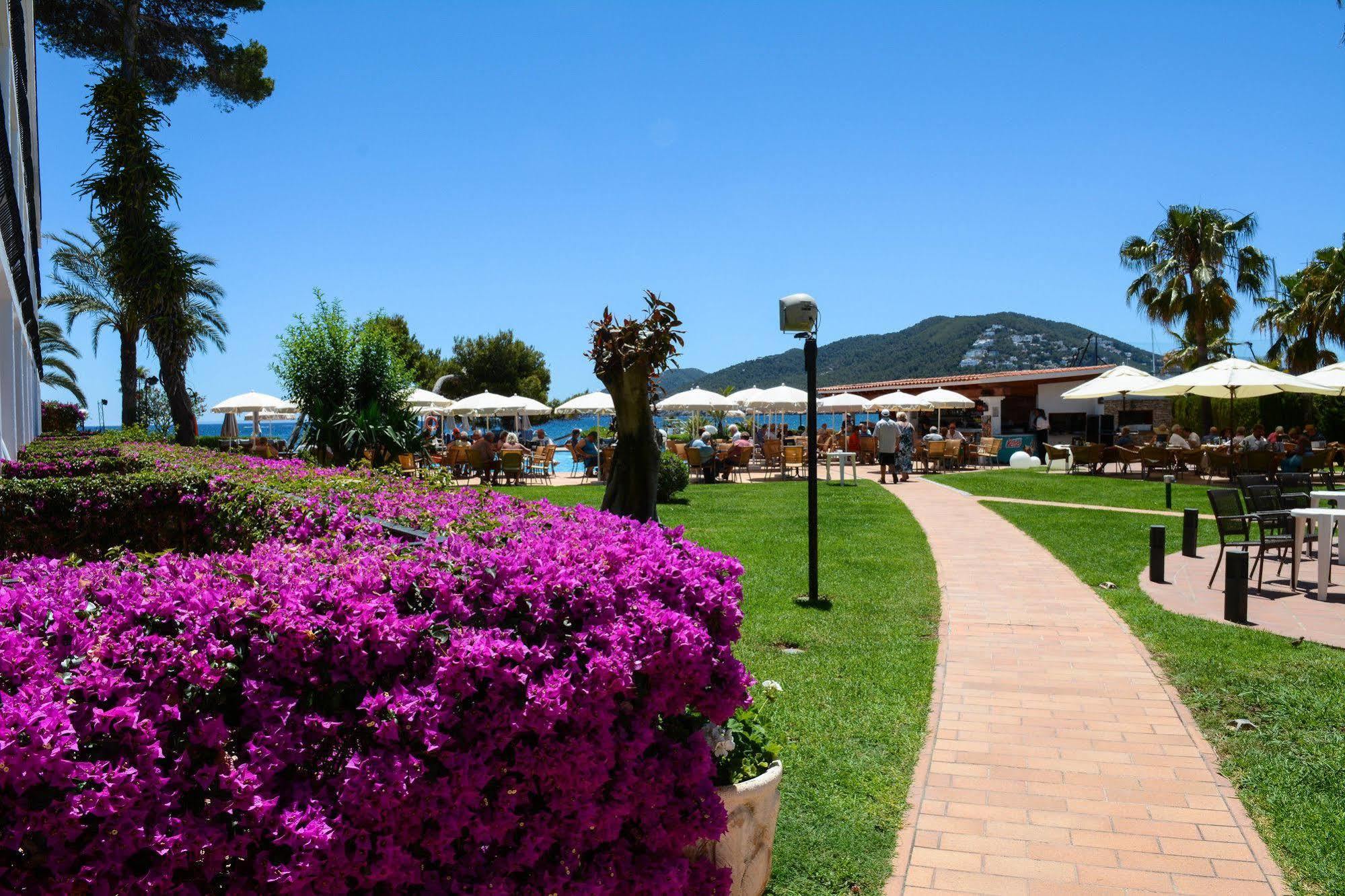 Hotel Catalonia Ses Estaques - Adults Only Santa Eularia des Riu Esterno foto