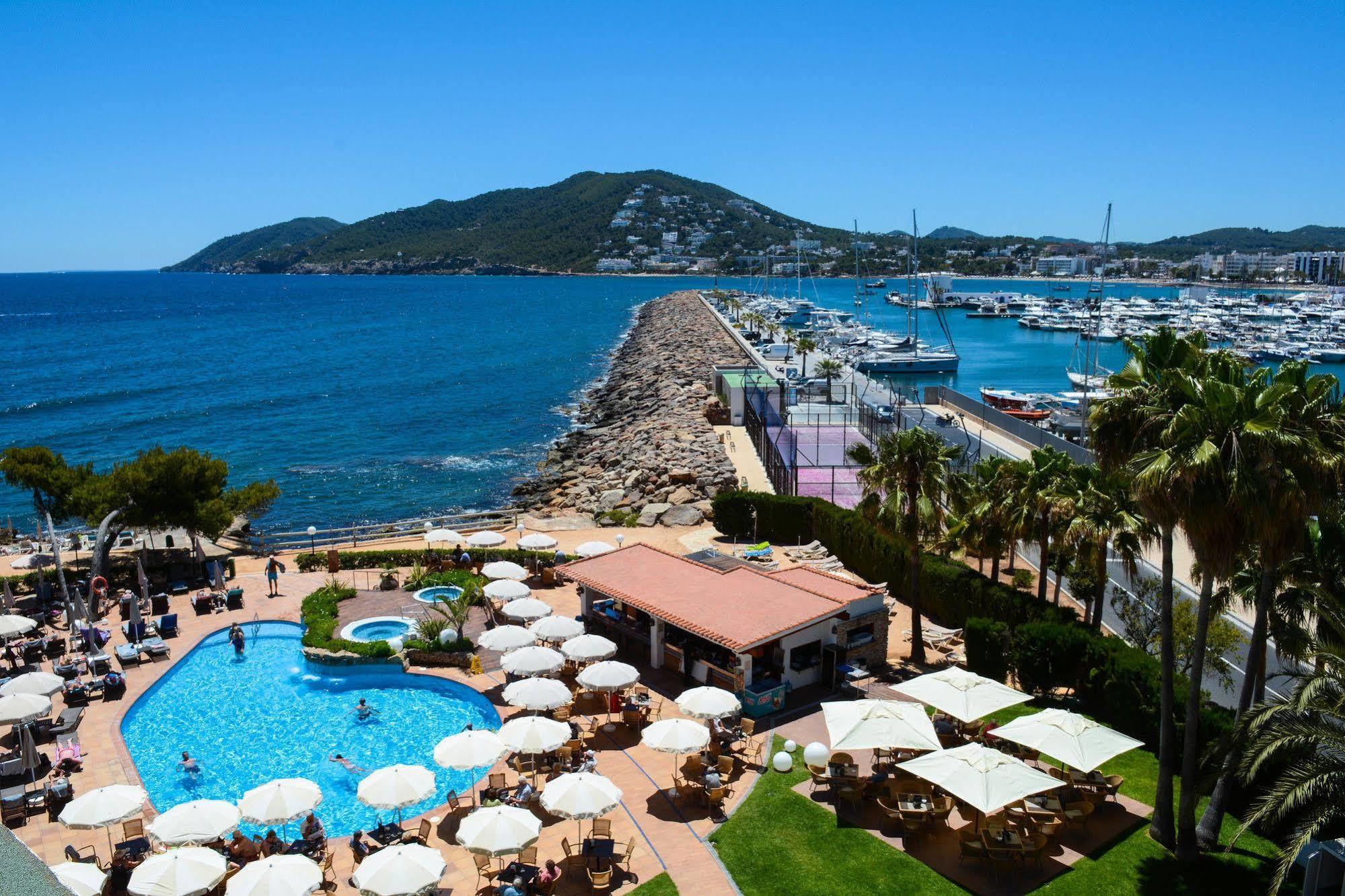 Hotel Catalonia Ses Estaques - Adults Only Santa Eularia des Riu Esterno foto